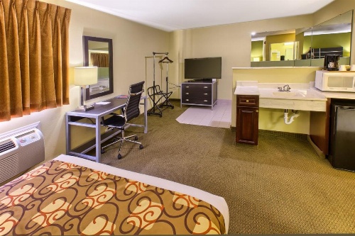 Country Hearth Inn Knightdale Raleigh image 13